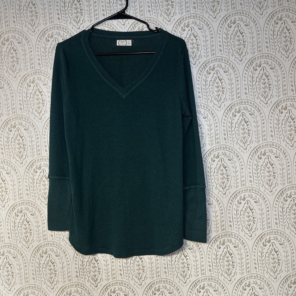 Maurices‎ Womens 24/7 Size Medium V Neck Long Sleeve Green Rayon Cute Soft